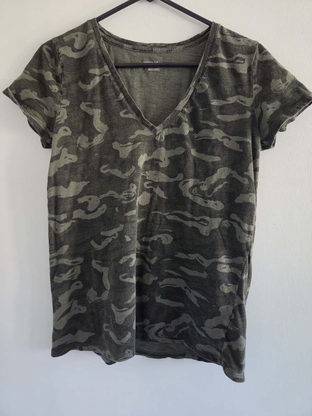 Merona Olive Green Camo V-Neck Short Sleeve Tee